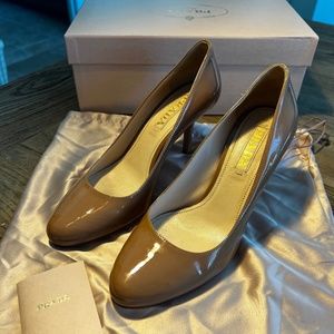 PRADA VERNICE Patent Nude Pumps Heels Stiletto Shoes EUC 37.5 (7.5US) Worn Twice